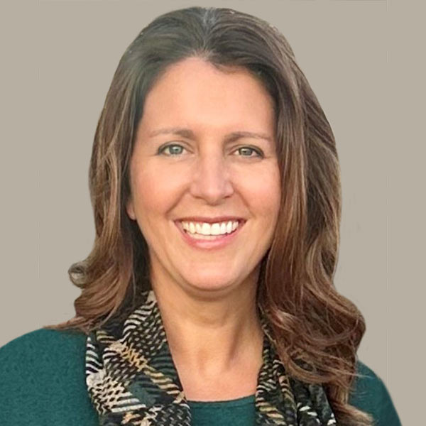 Andrea Parker, Contract Administrator / FP&A at Surface 1 Global